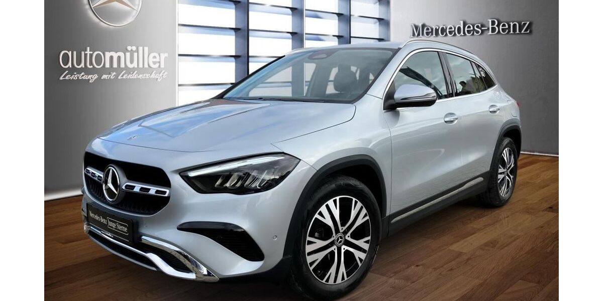 Mercedes-Benz GLA 200 11.428 km 35.870 &euro; Hof 95030