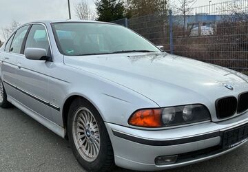 BMW 525 313.000 km 799 &euro; Rehau 95111