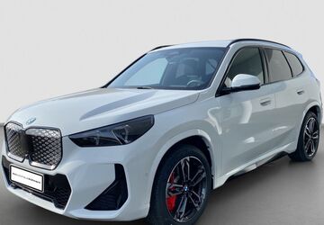 BMW iX1 2.193 km 52.275 &euro; Langenwetzendorf 07957