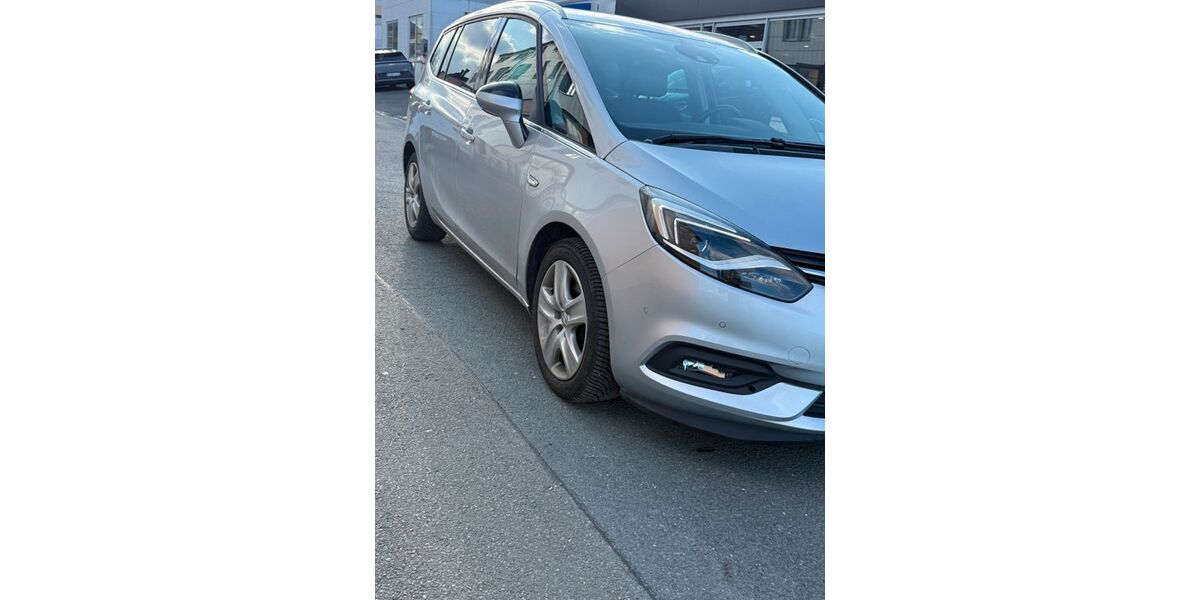 Opel Zafira Tourer 94.902 km 14.990 &euro; hof 95030