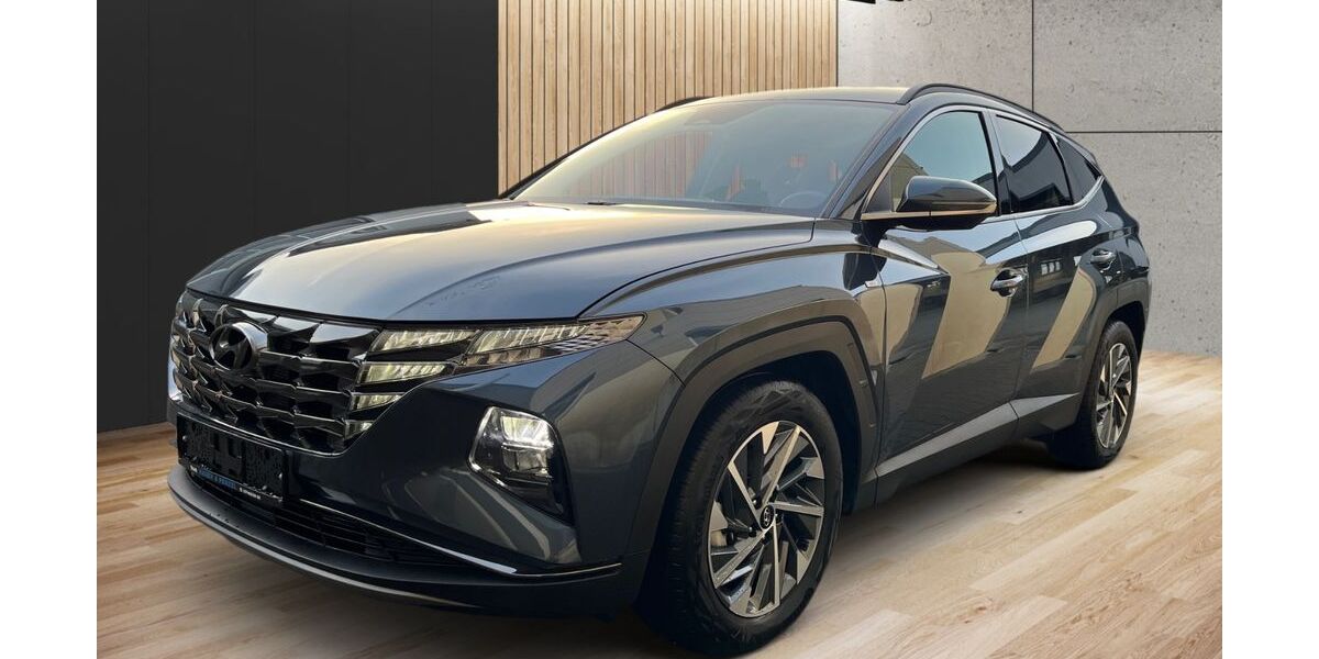 Hyundai TUCSON 14.690 km 31.990 &euro; Trieb 08239