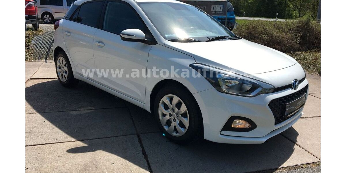 Hyundai i20 57.172 km 12.995 &euro; Neuensalz - Mechelgrün 08541