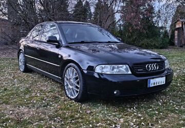 Audi A4 240.000 km 10.500 &euro; Leubnitz 08539