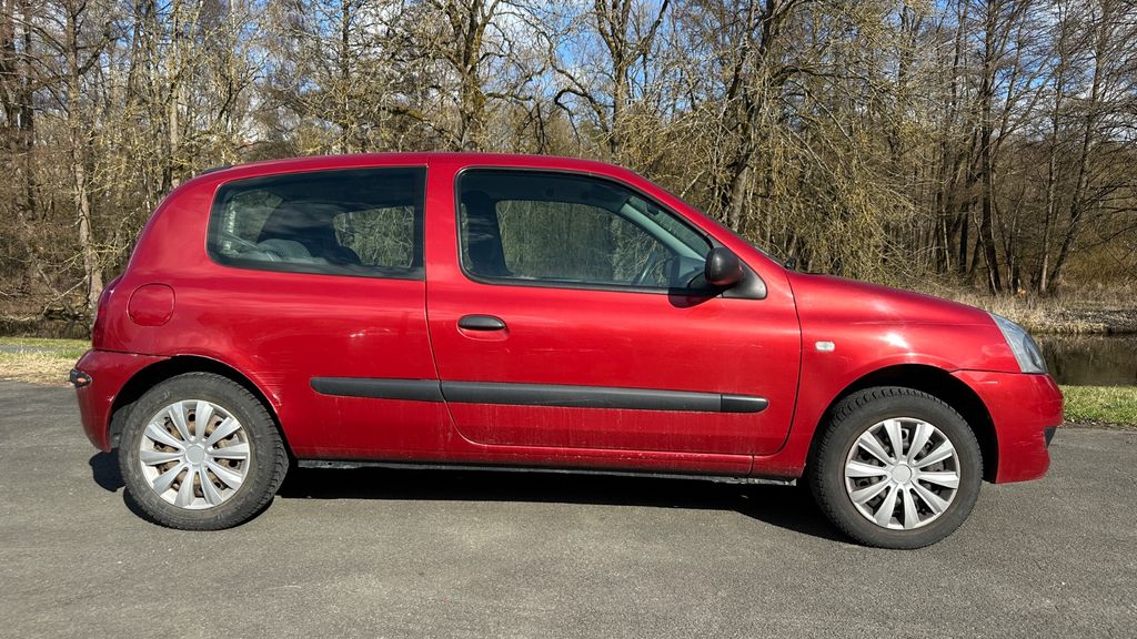 Renault Clio 85.741 km 648 &euro; Oberkotzau 95145