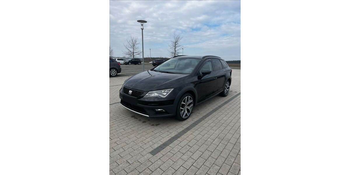 Seat Leon 69.900 km 18.700 &euro; Steinberg 08237